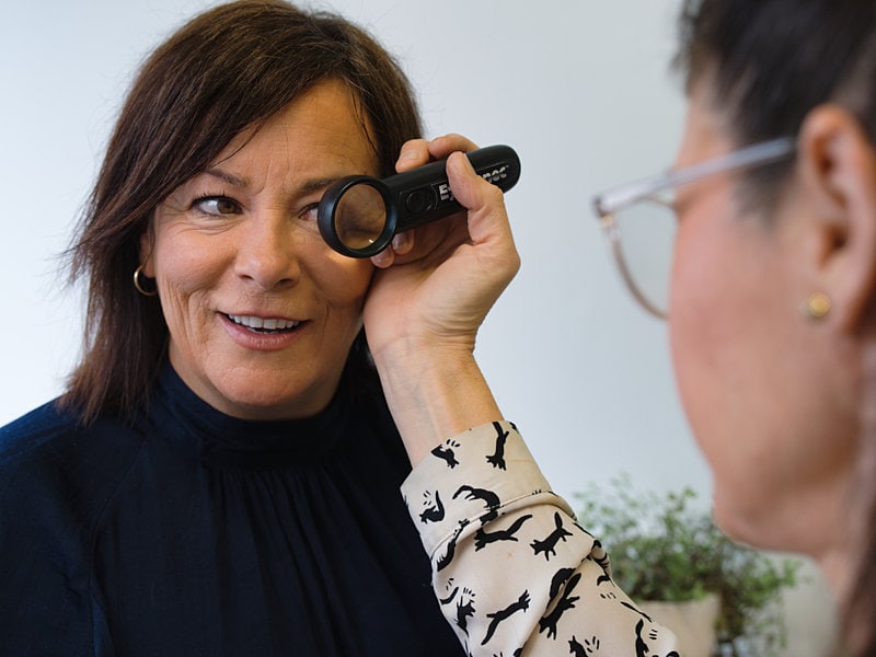 Becs Lowe Performing Iris Examination Naturopathy Services